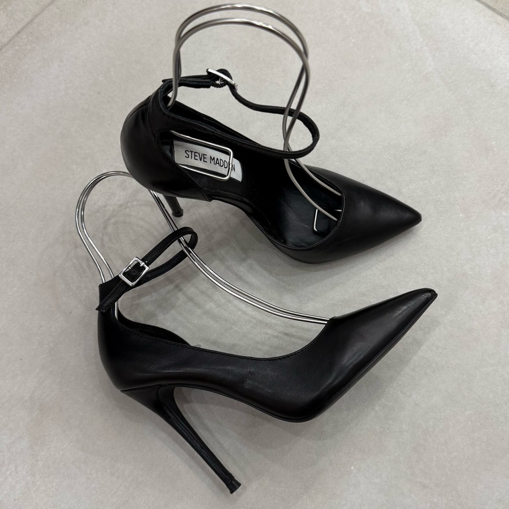 STEVE MADDEN BLACK HEELS